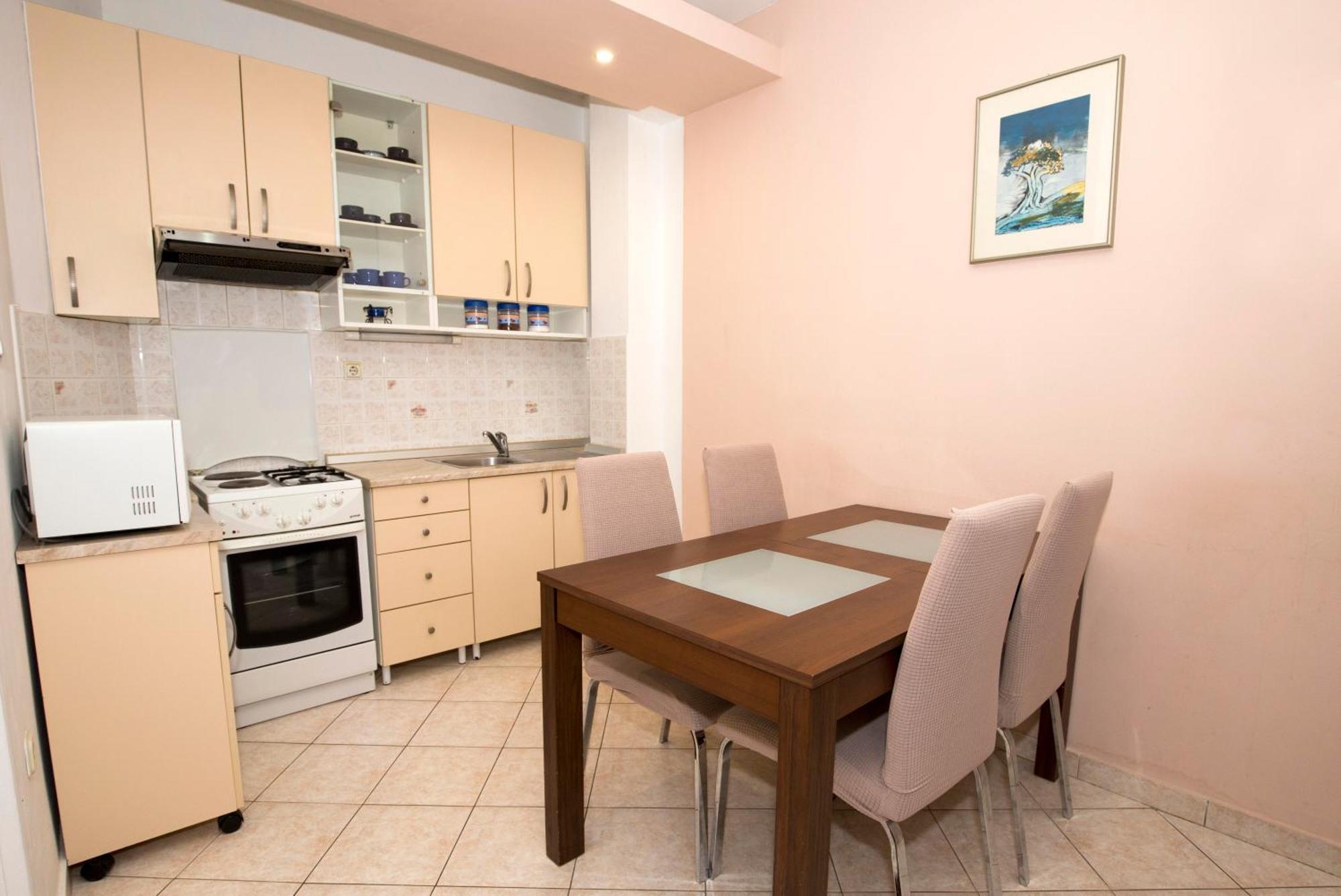 Apartman Roza Omis Luaran gambar