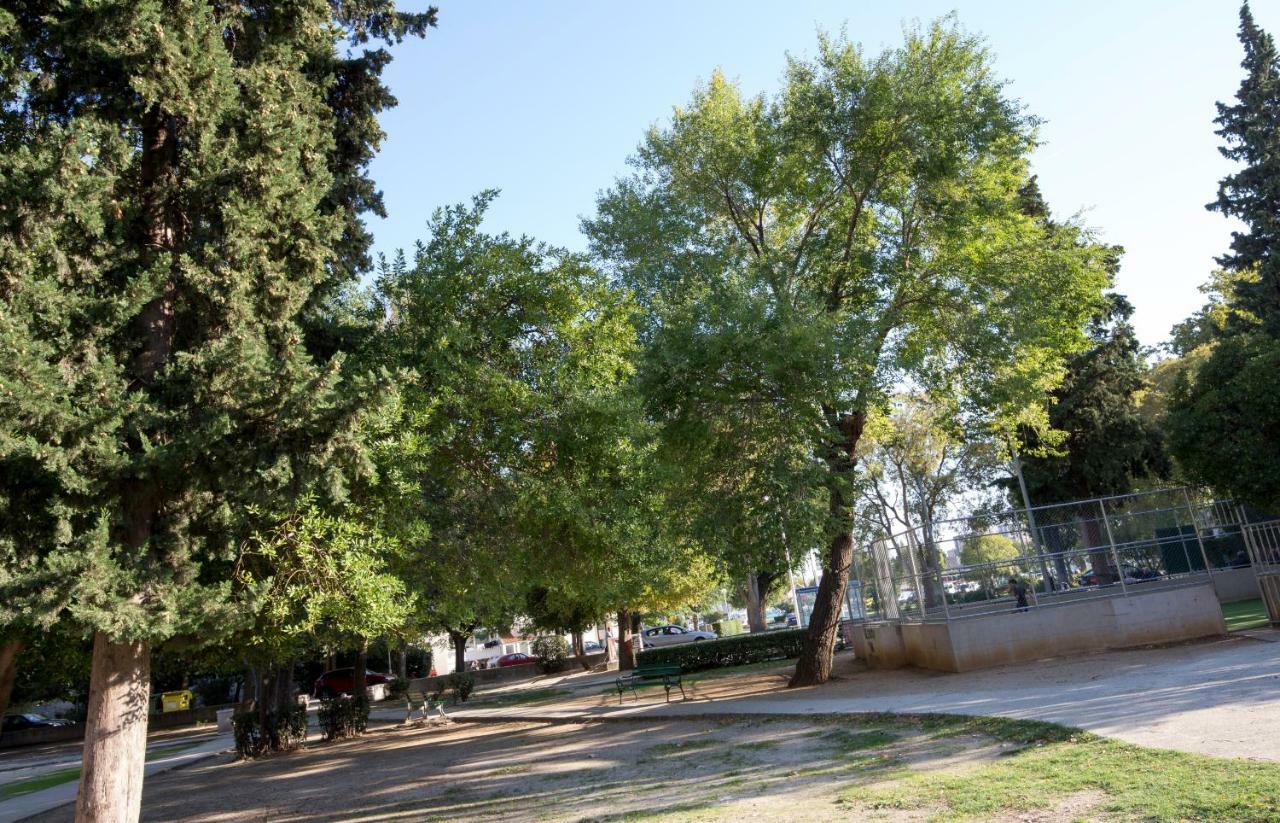Apartman Roza Omis Luaran gambar